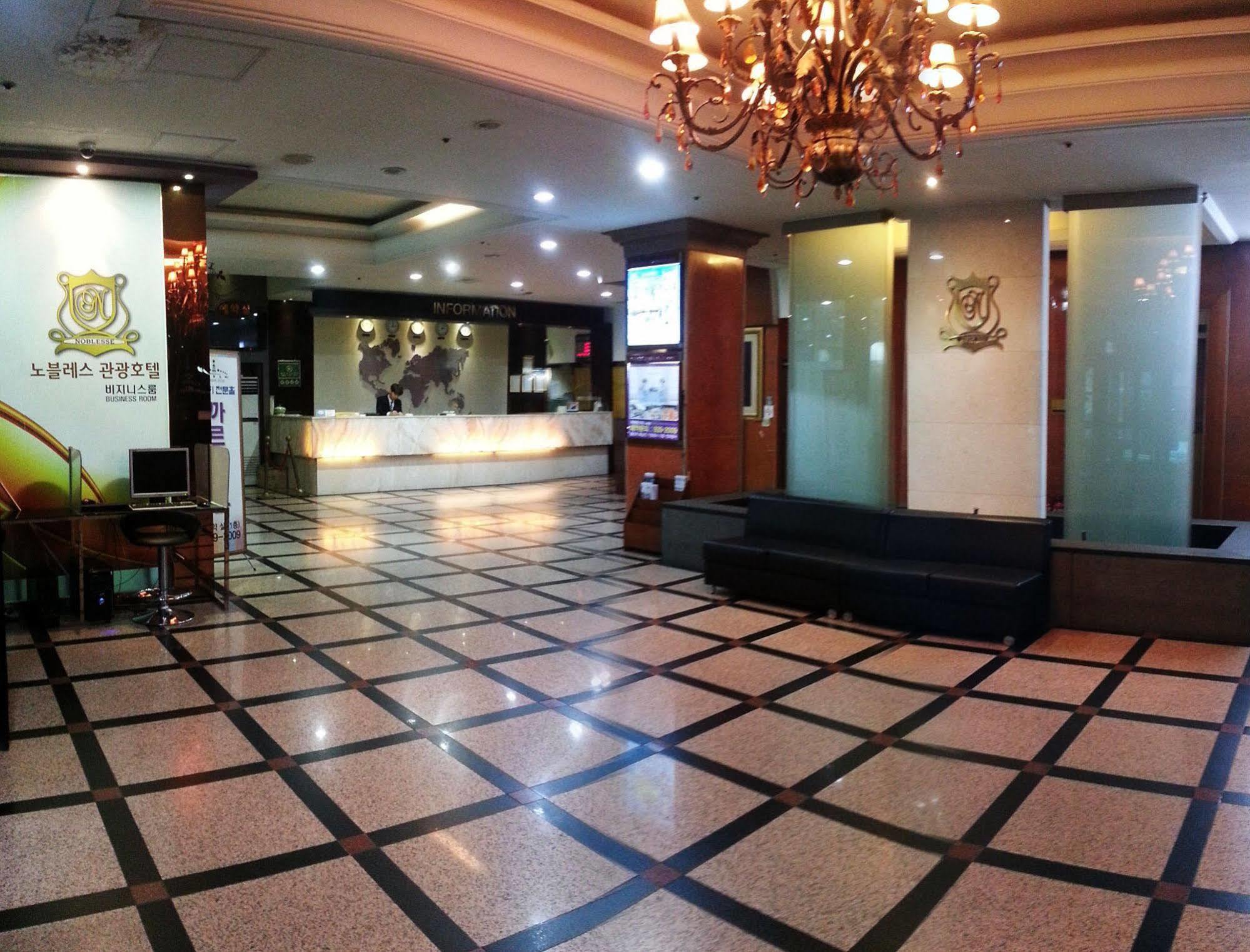 Hotel Noblesse Seoul Exterior photo